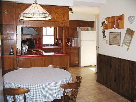 4th image of 1036 Grand St