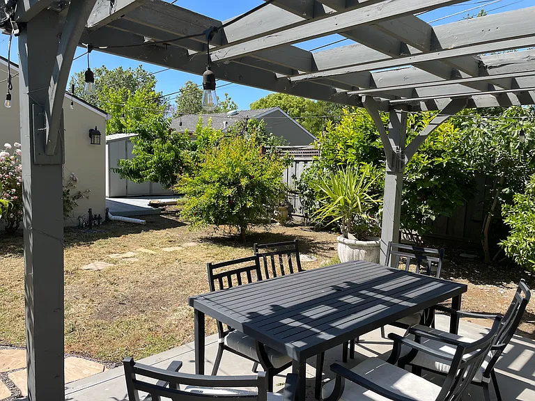 2067 Jonathan Ave — Photo 39
