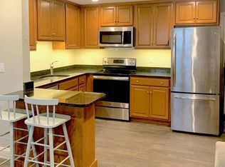 21 East St APT 1C, Mansfield, MA 02048