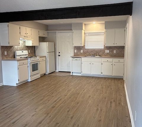 5th image of 1306 Westcott Dr #A
