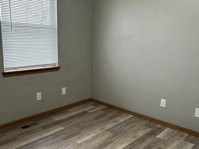 812 E Jackson St — Photo 5