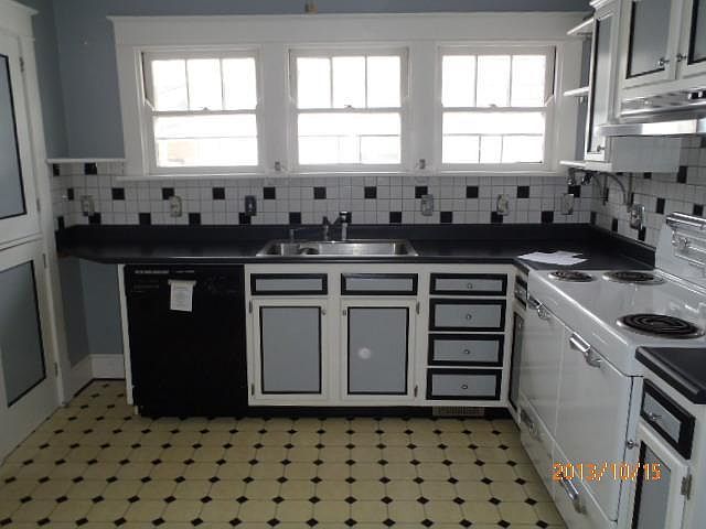 1st image of 5345 Warren Ave
