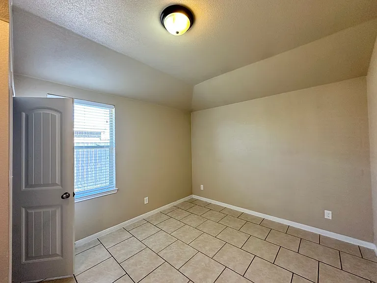 4601 Cambridge Dr — Photo 24