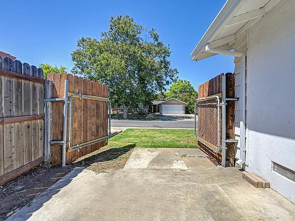 5th image of 5822 Hemlock St