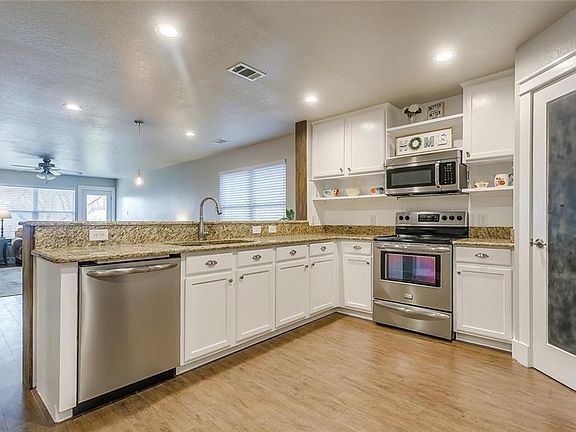 5th image of 2621 Weslayan Dr