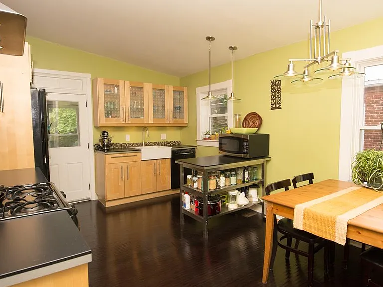 212 E New St #2 — Photo 5