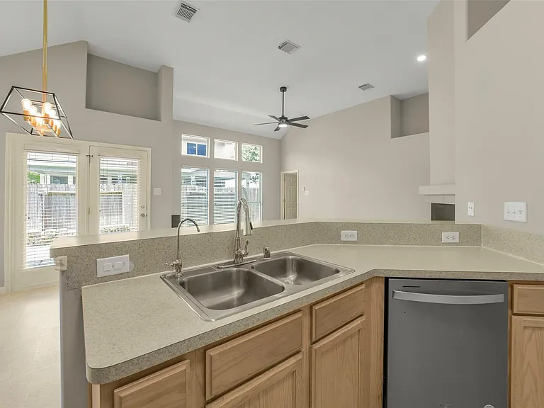 19254 Dillsbury Ct — Photo 9