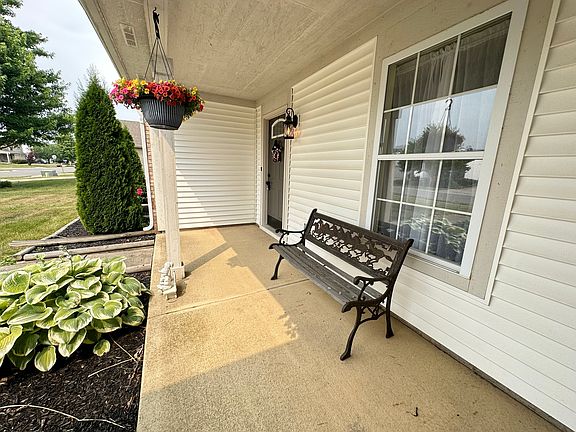 3rd image of 6891 W Laredo Dr