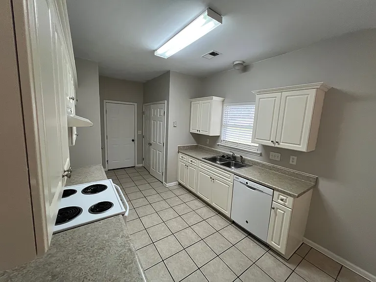 1274 Pebble Creek Cir — Photo 30