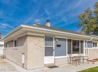 981 E Hudson Ave, Madison Heights, MI 48071