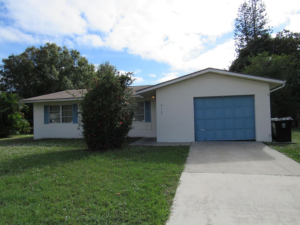 1st image of 252 SW Lakehurst Drive