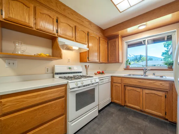 37196 Ontario Ave, Burney, CA 96013