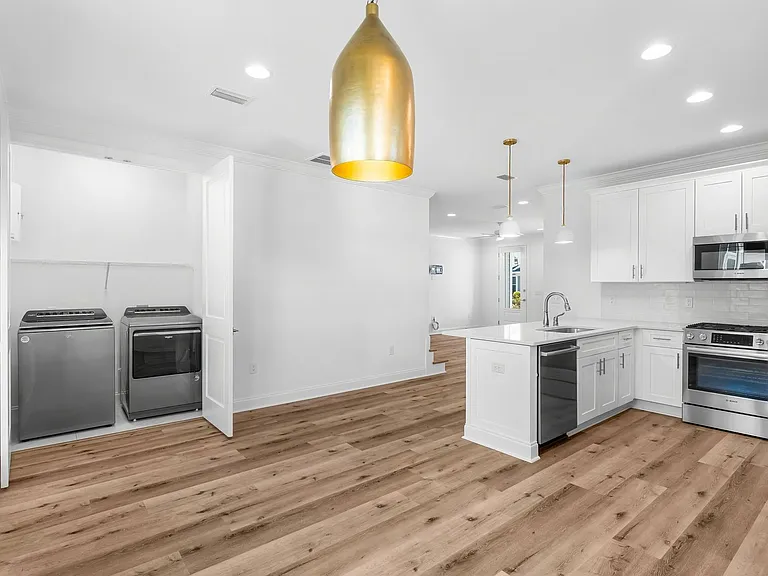 117 Roundwood Dr — Photo 12