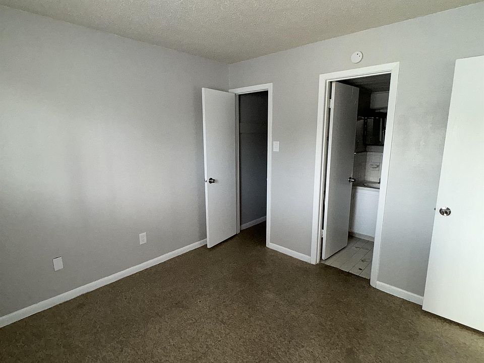 1st image of 1013 Wells St #21
