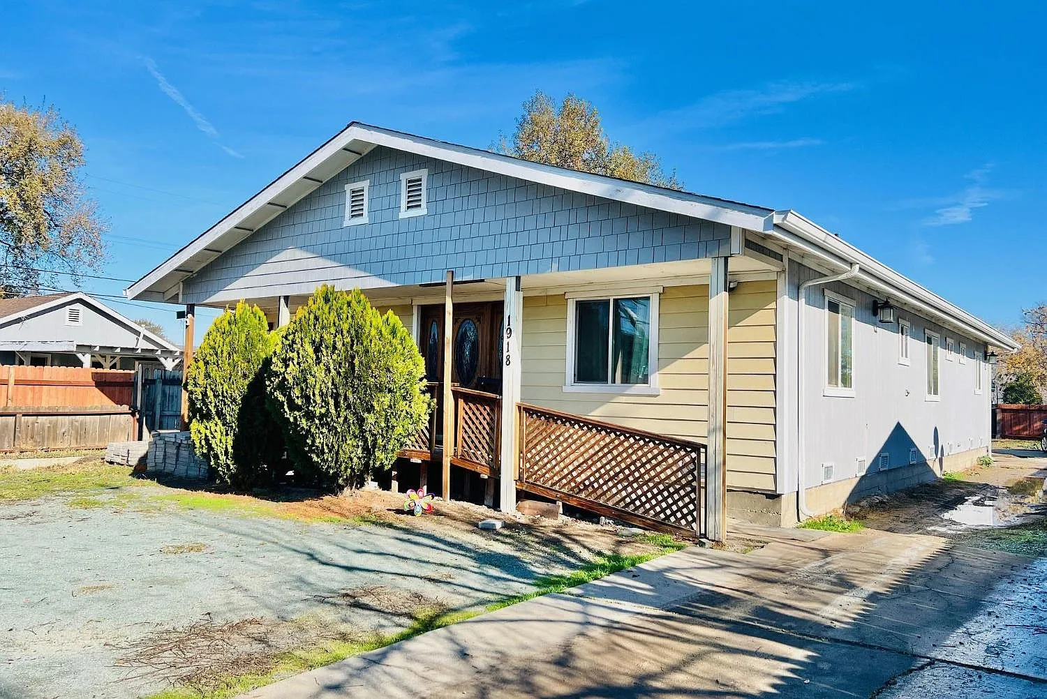 1918 S Olive Ave photo 1