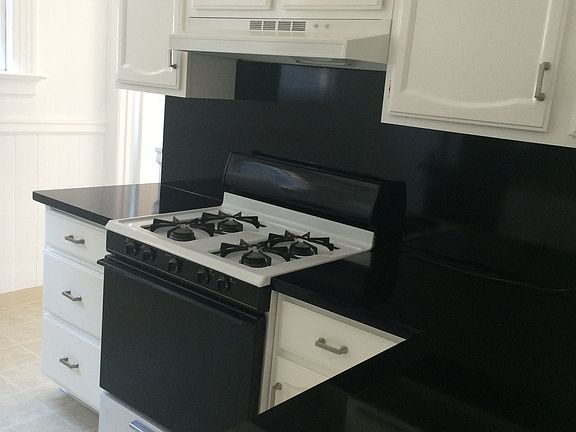 5th image of 23 Palm Ave APT 3