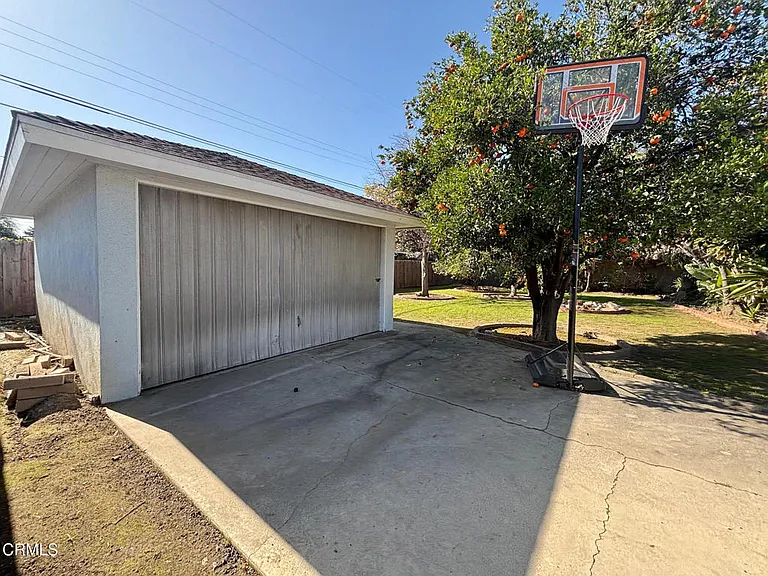 210 W Woodruff Ave — Photo 35
