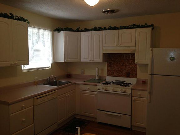 5th image of 808 Newport Dr