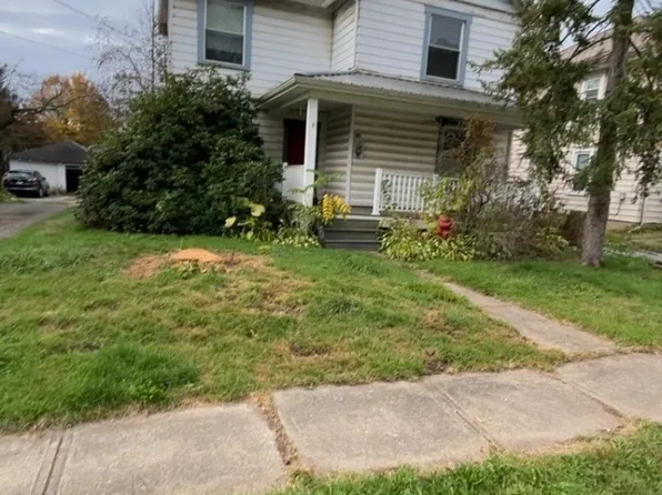 185 E North Ave, East Palestine, OH 44413