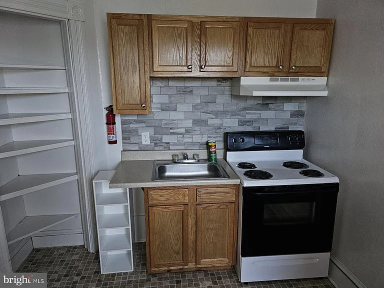 541 High St #2R — Photo 2