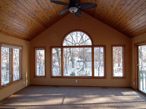 3rd image of 2180 Cloud Dr NE