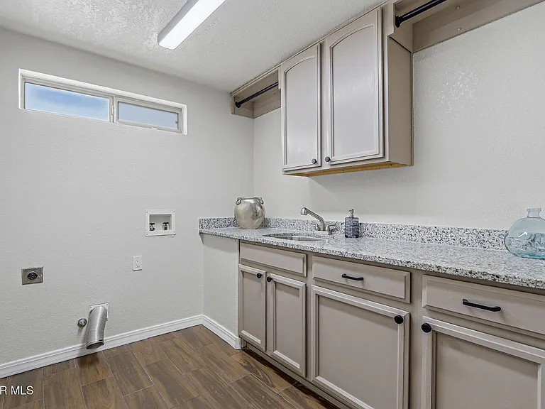 3121 Tierra Paola Ln — Photo 15