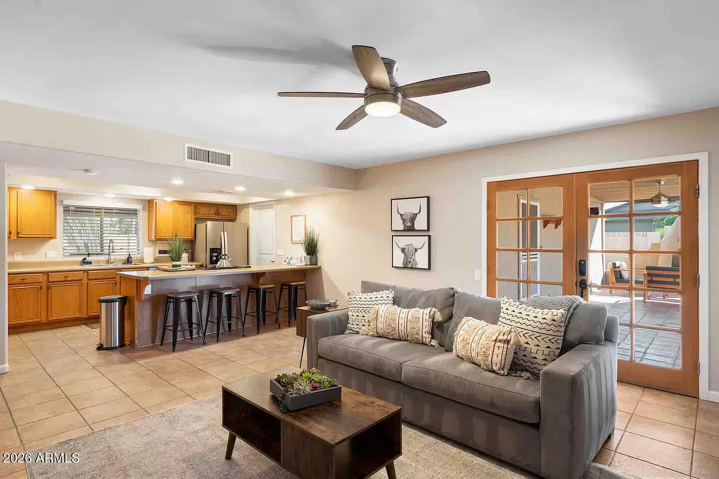 3 bed, 2.0 bath, 1808 sqft, $3,750 — Photo 3
