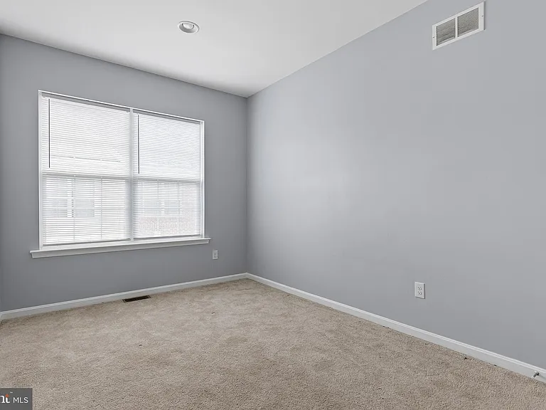 624 McComb Pl — Photo 8