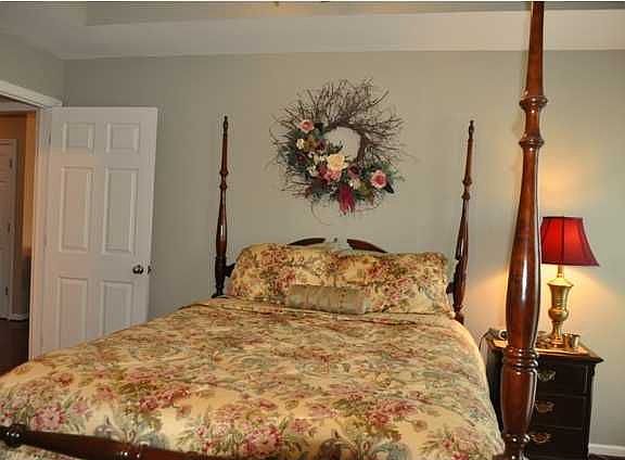 5th image of 1896 Coffeetree Ln