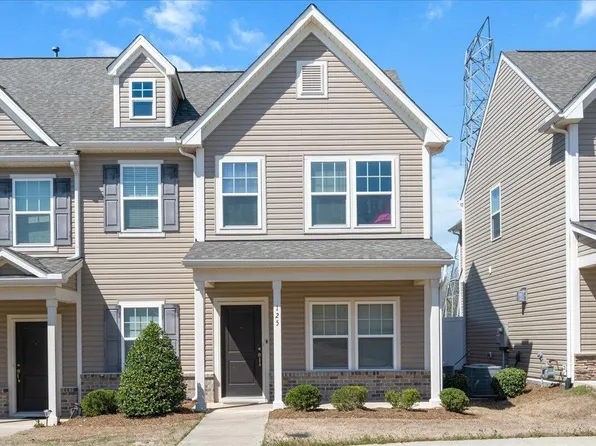 125 Winifred Dr, Morrisville, NC 27560