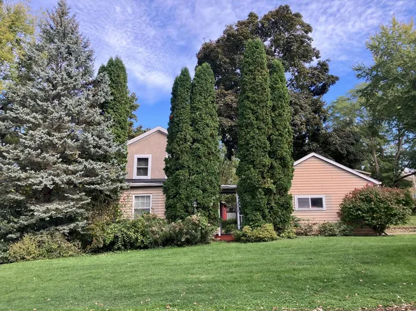 708 Lake STREET, Delafield, WI 53018