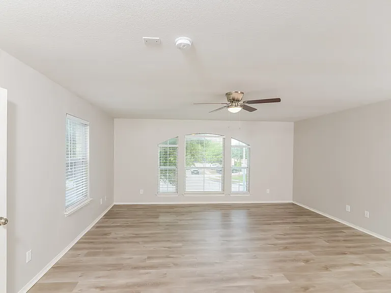 4323 Gentle Grove Dr — Photo 9