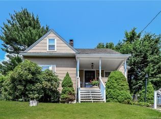28 Neagle St, Naugatuck, CT