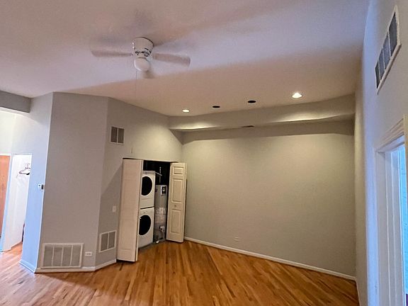 3rd image of 727-729 W Grand Ave #729-2F