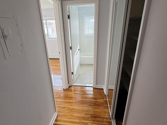 Hallway w/closet