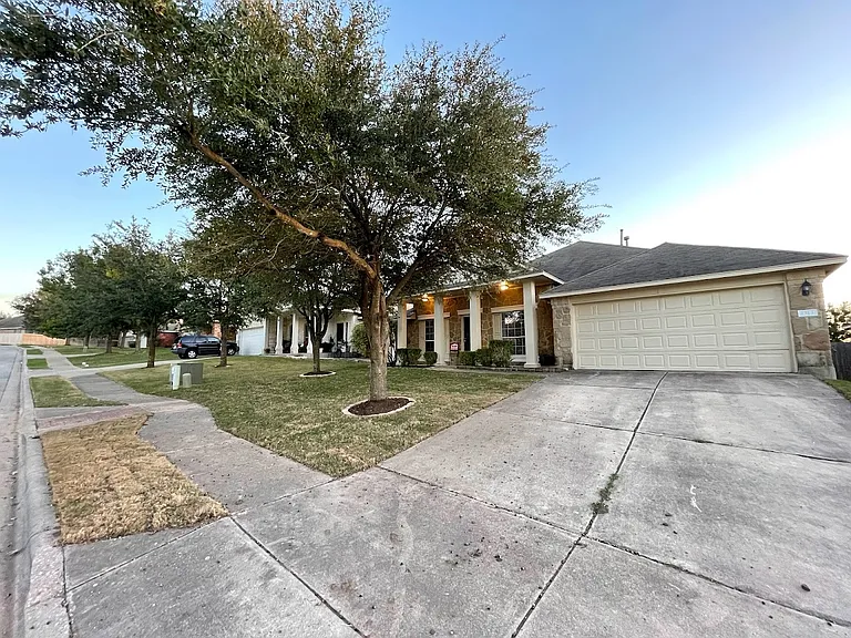 1313 Honey Blossom Dr — Photo 2