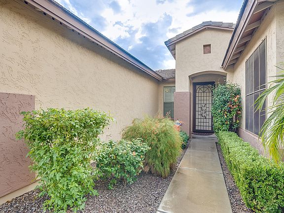 2nd image of 3051 E Horseshoe Dr