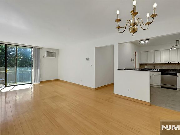 5th image of 468 Liberty Street #201