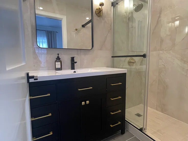 2822 Van Ness Ave — Photo 17