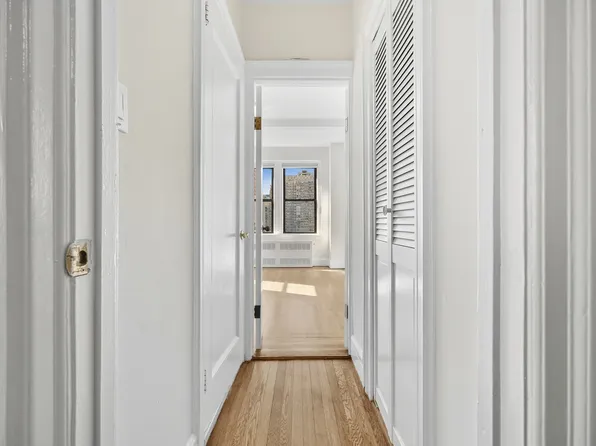 157 East 72nd Street image 4 of 17