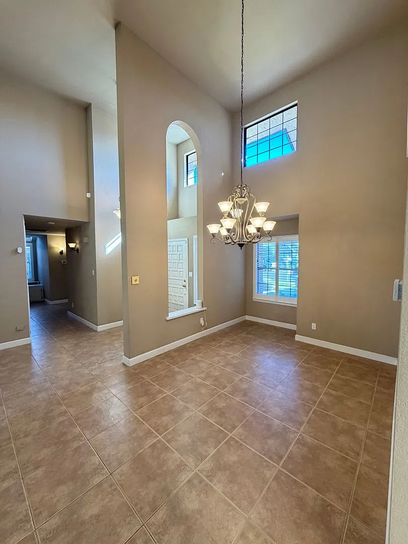 1433 Keagle Way — Photo 1