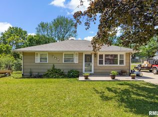 201 Bess St, Washington, IL 61571