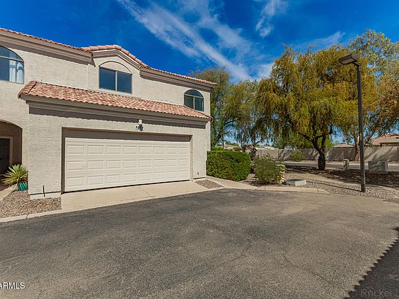 3rd image of 1072 E SUNBURST Lane