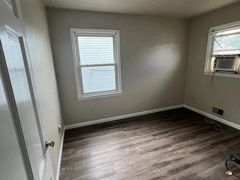 170 Borman Ave — Photo 16