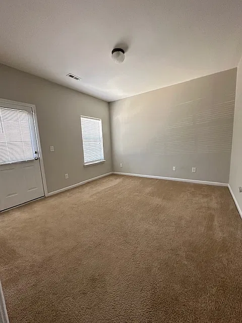 4 bed, 2053 sqft, $700 — Photo 4