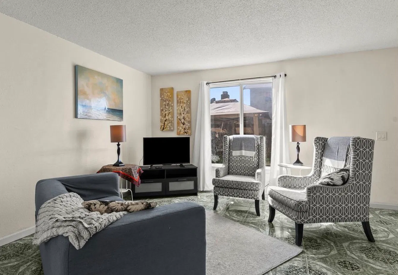 2 bed, 1.5 bath, 1000 sqft, $1,980 — Photo 1