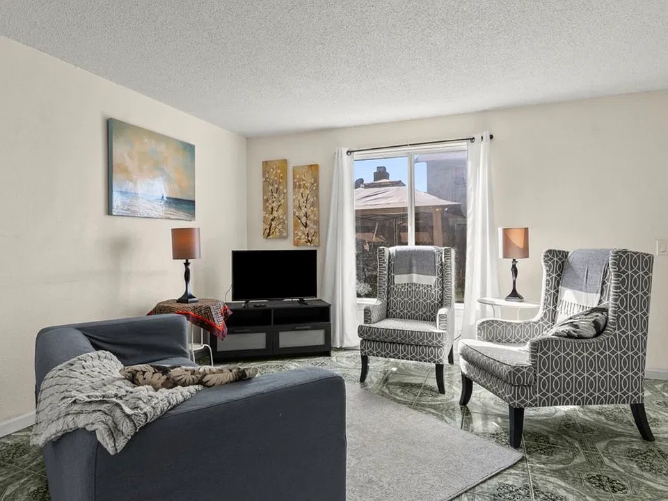3246 Blue Ridge Cir