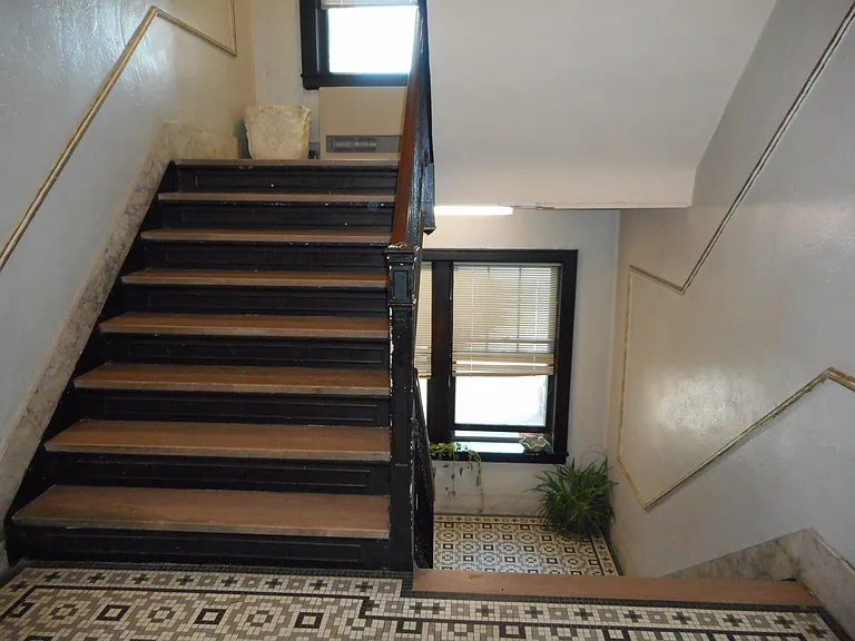 Sagamore Building — Photo 16