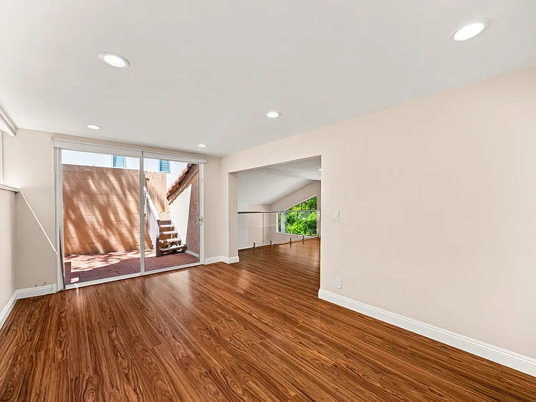 3751 Prestwick Dr — Photo 27