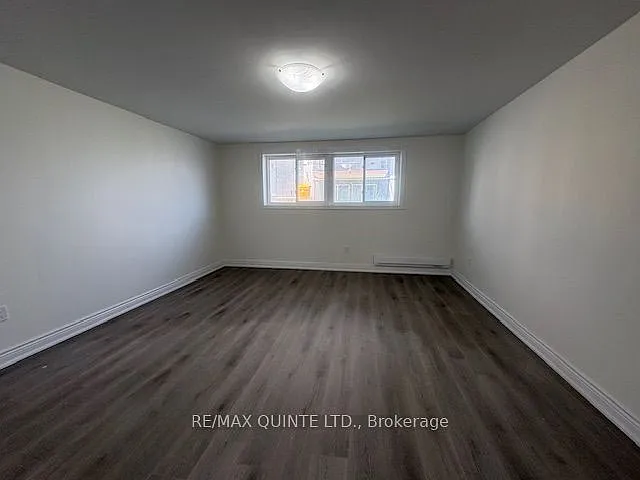 172 Queen St #2 — Photo 15